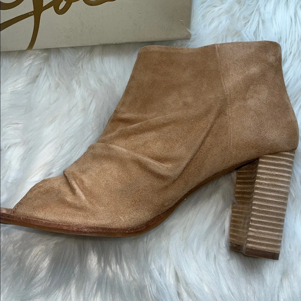 🆕42 Gold Women's Natural/Beige Suede Open Toe Booties Size 11